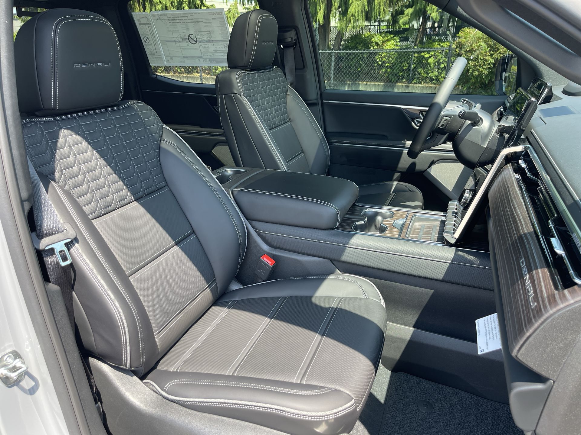 2025 Gmc Sierra Denali photo 28