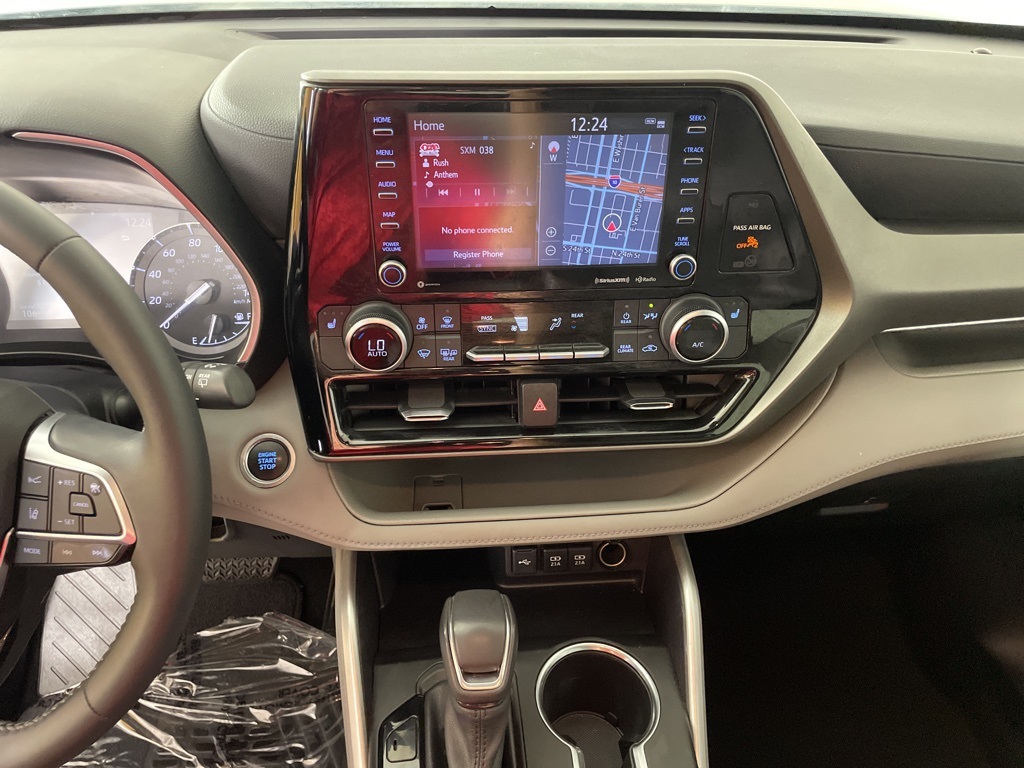 2021 Toyota Highlander XLE photo 24