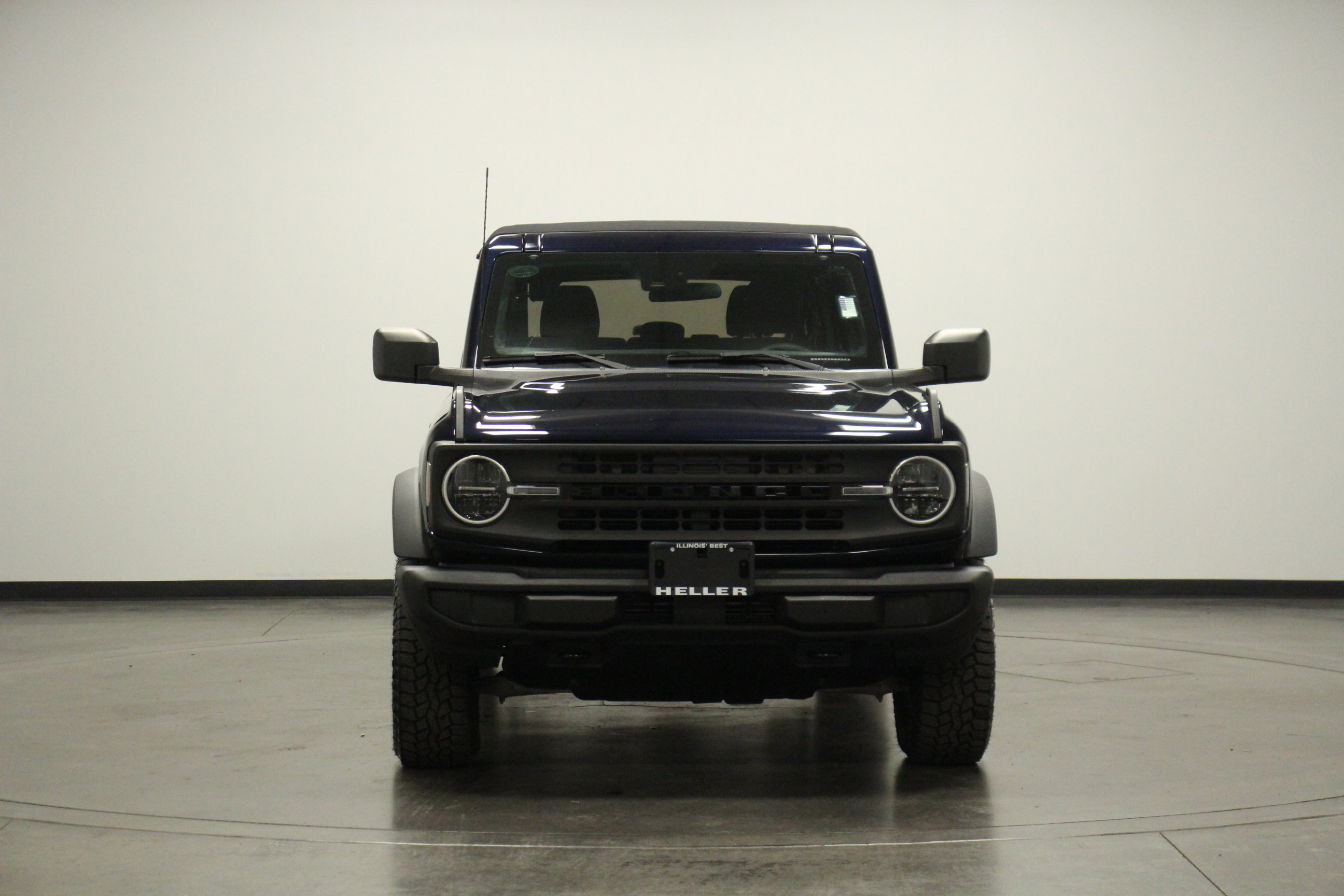 2021 Ford Bronco Base photo 2