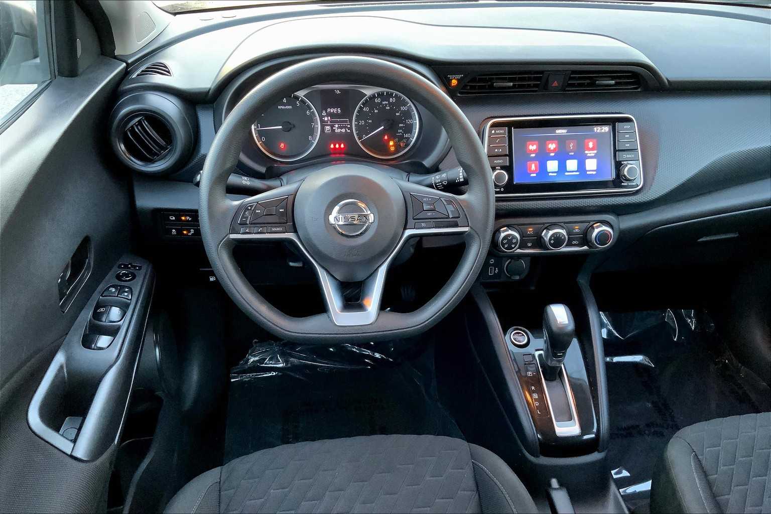 2021 Nissan Kicks S photo 4