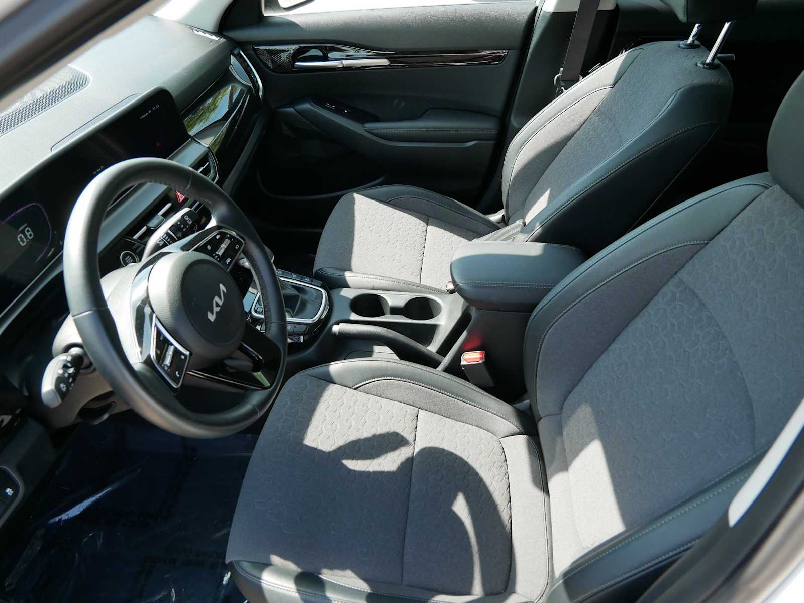 2025 Kia Seltos S photo 3