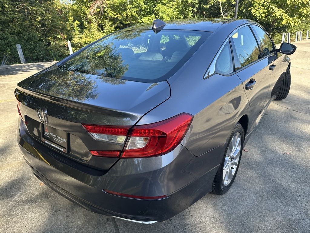 2019 Honda Accord LX photo 4