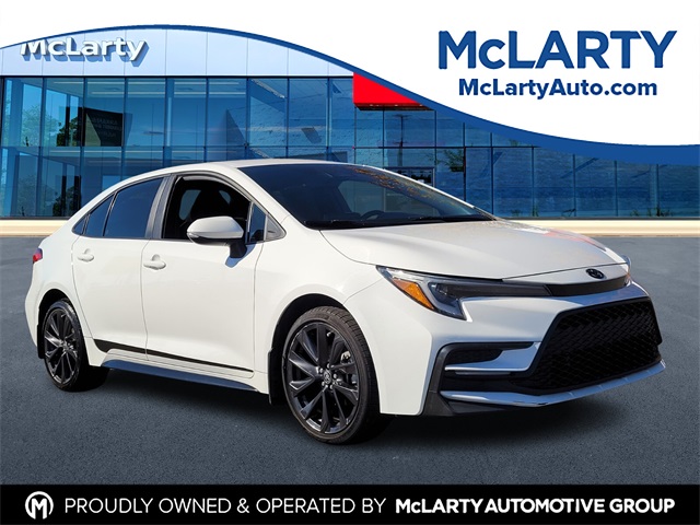 2023 Toyota Corolla SE's photo