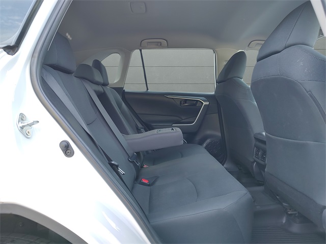 2024 Toyota RAV4 LE photo 12