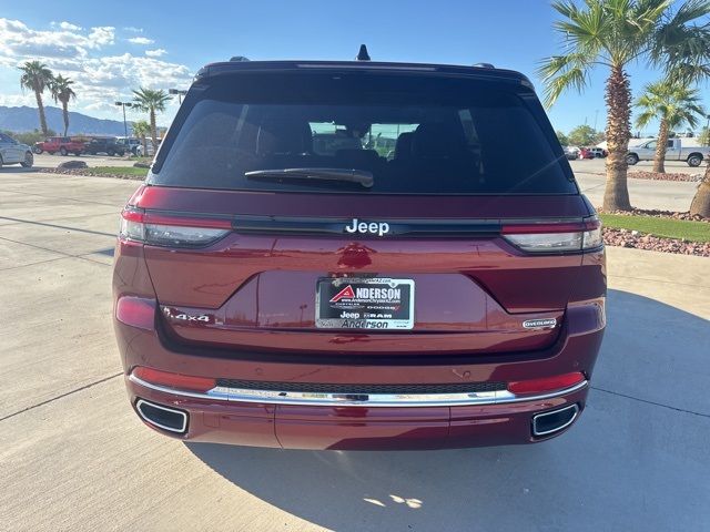 2025 Jeep Grand Cherokee Overland photo 3