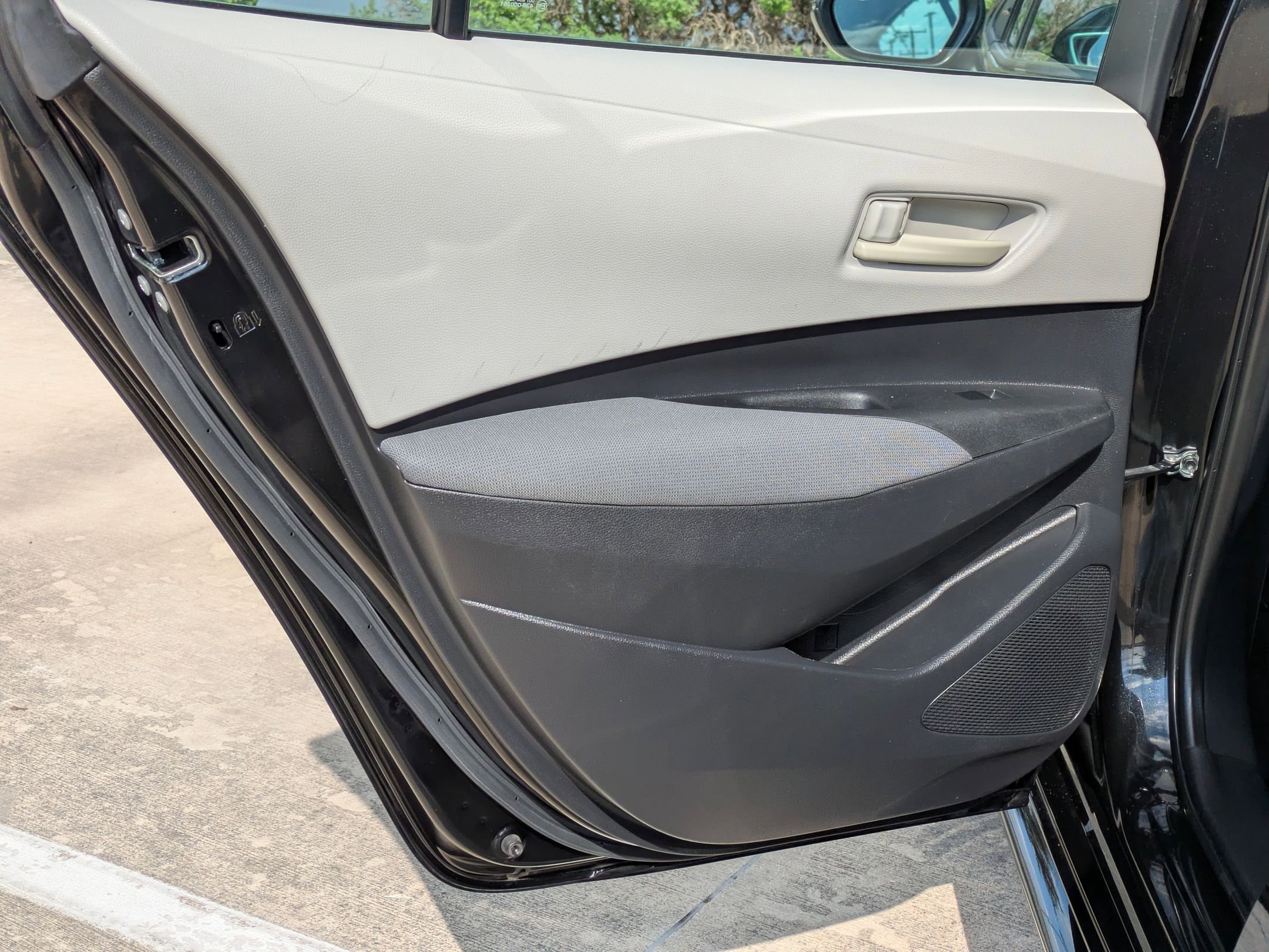 2022 Toyota Corolla LE photo 13