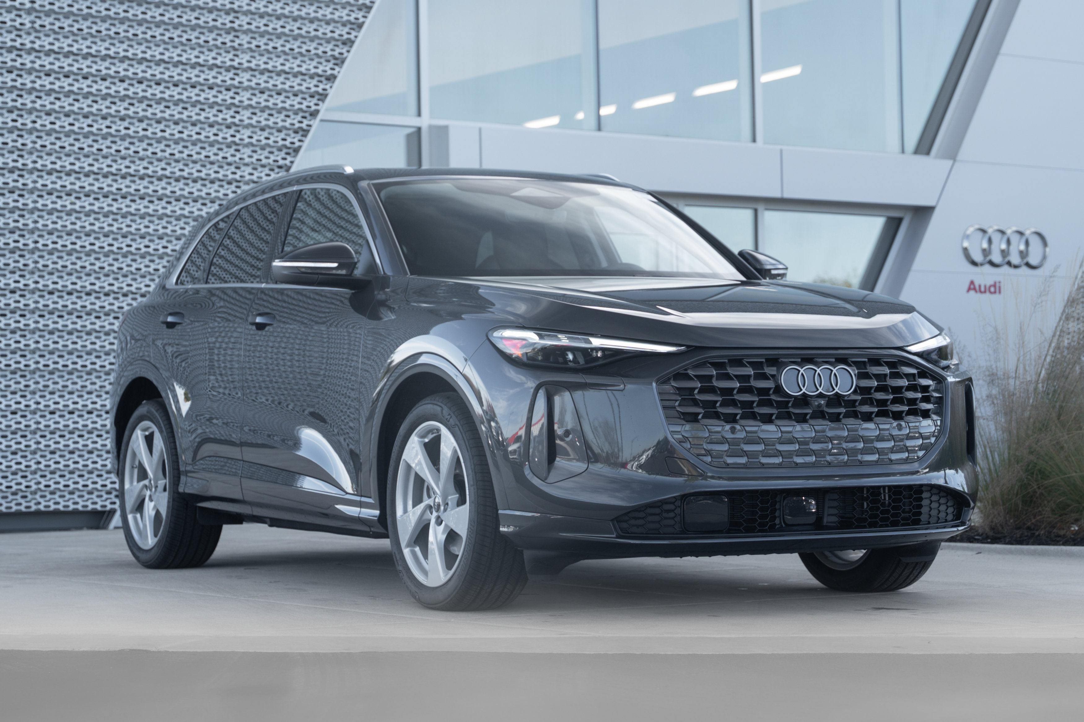 2025 Audi New Q5 Prestige's photo