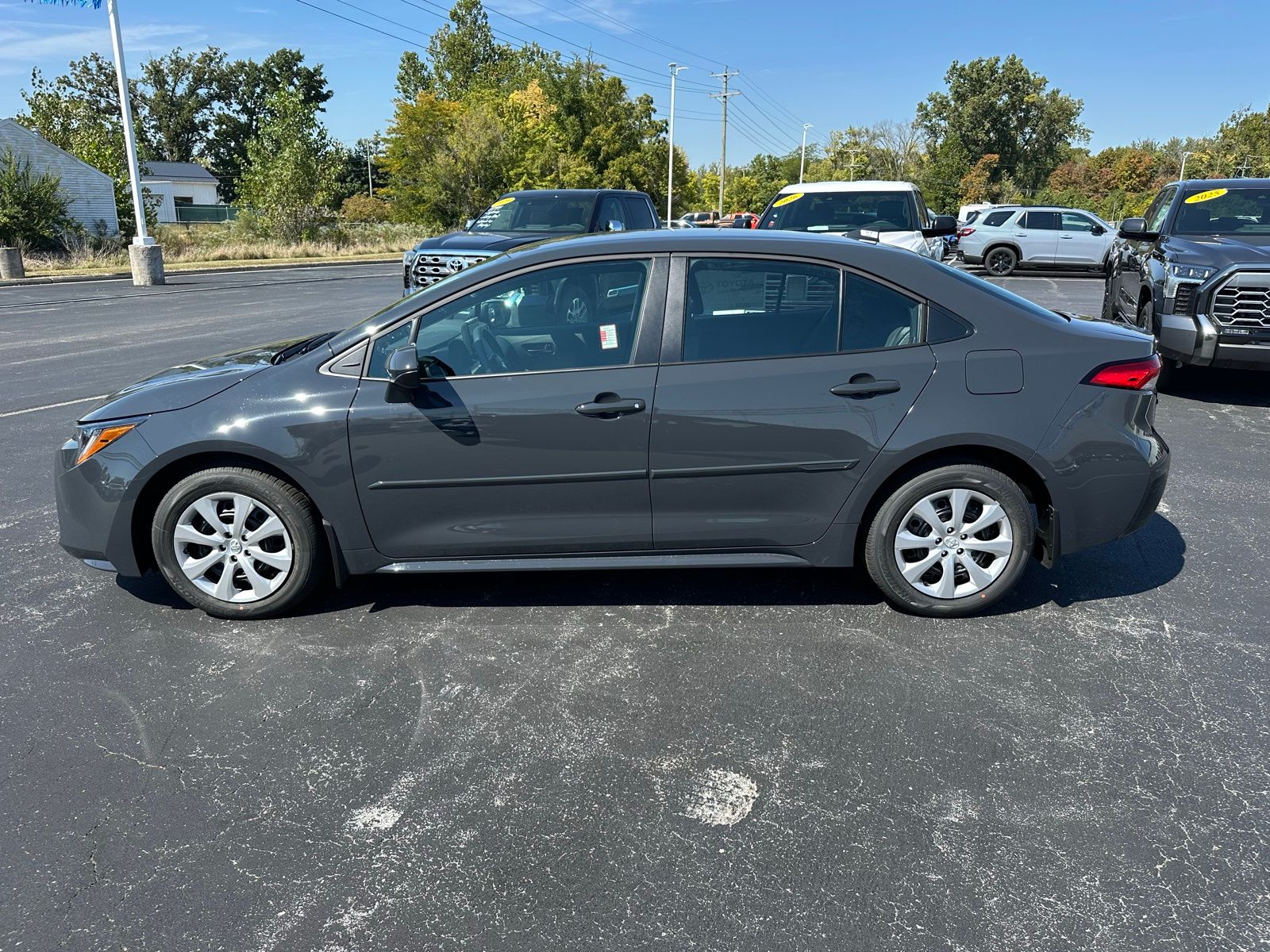 2025 Toyota Corolla LE photo 2