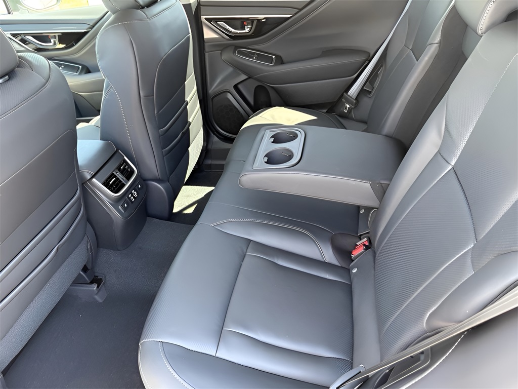 2025 Subaru Outback Touring XT photo 10