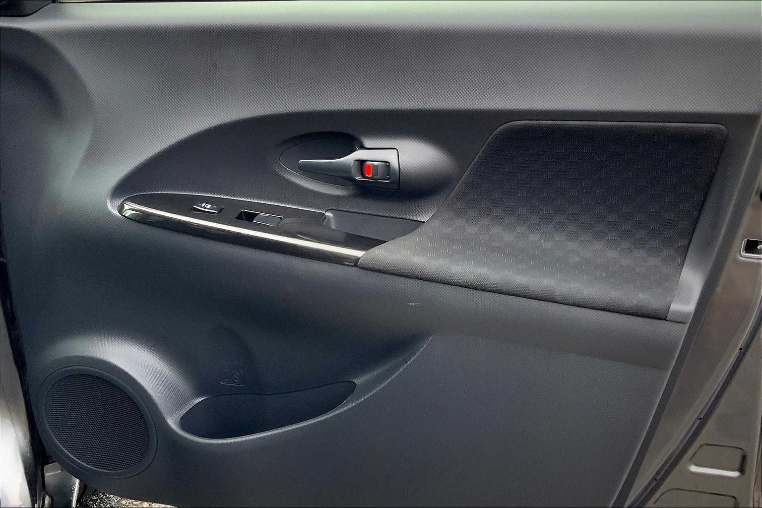 2010 Scion xD photo 20