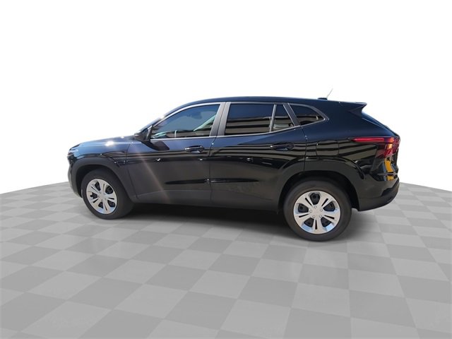 2024 Chevrolet Trax LS photo 5