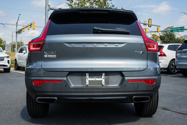 2019 Volvo XC40 R-Design photo 3
