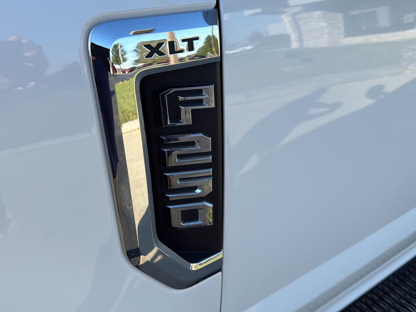 2021 Ford F-250 XLT photo 3