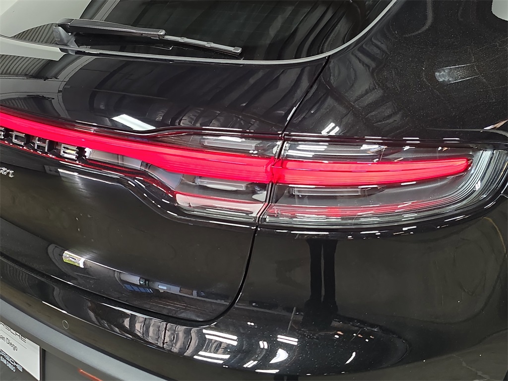 2026 Porsche Macan T photo 28