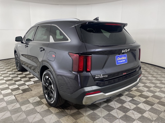 2025 Kia Sorento S photo 3