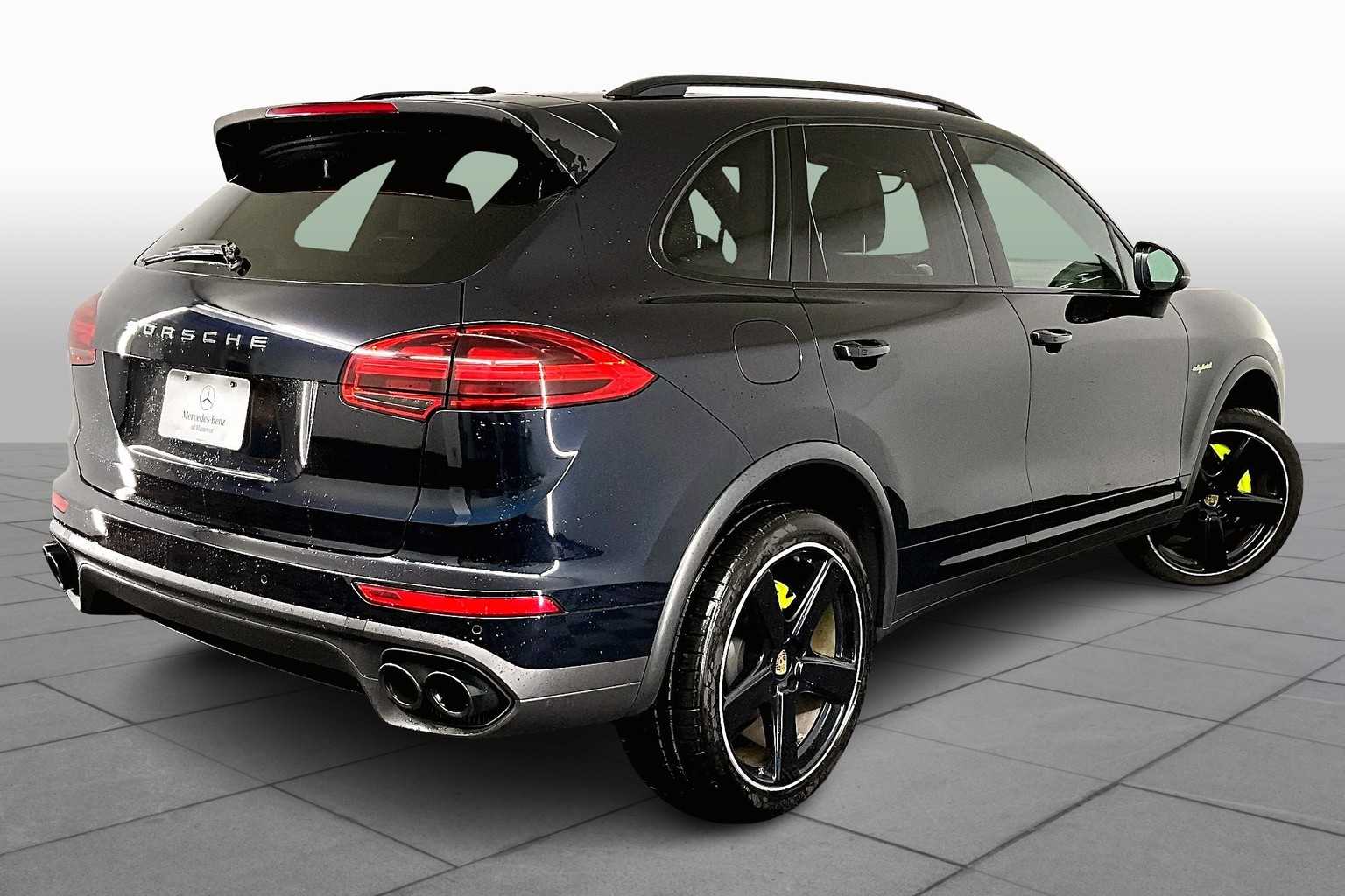 2016 Porsche Cayenne S E-Hybrid photo 10