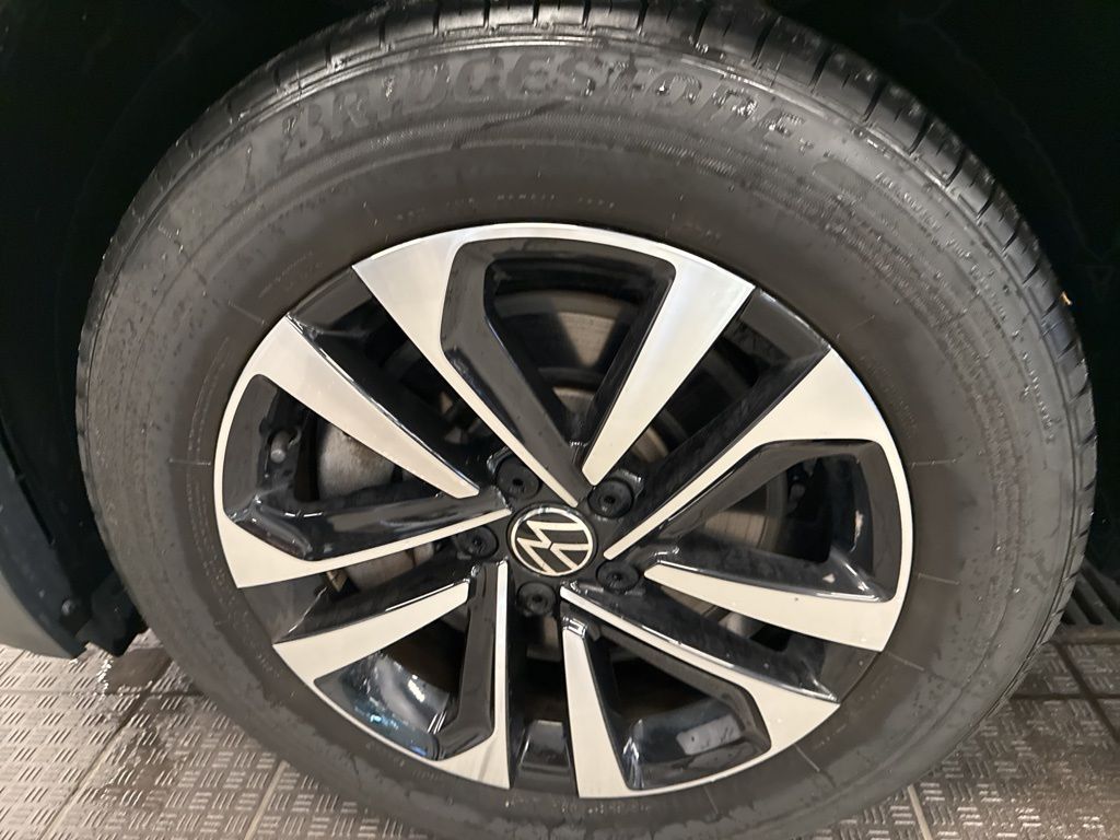 2022 Volkswagen Tiguan S photo 4