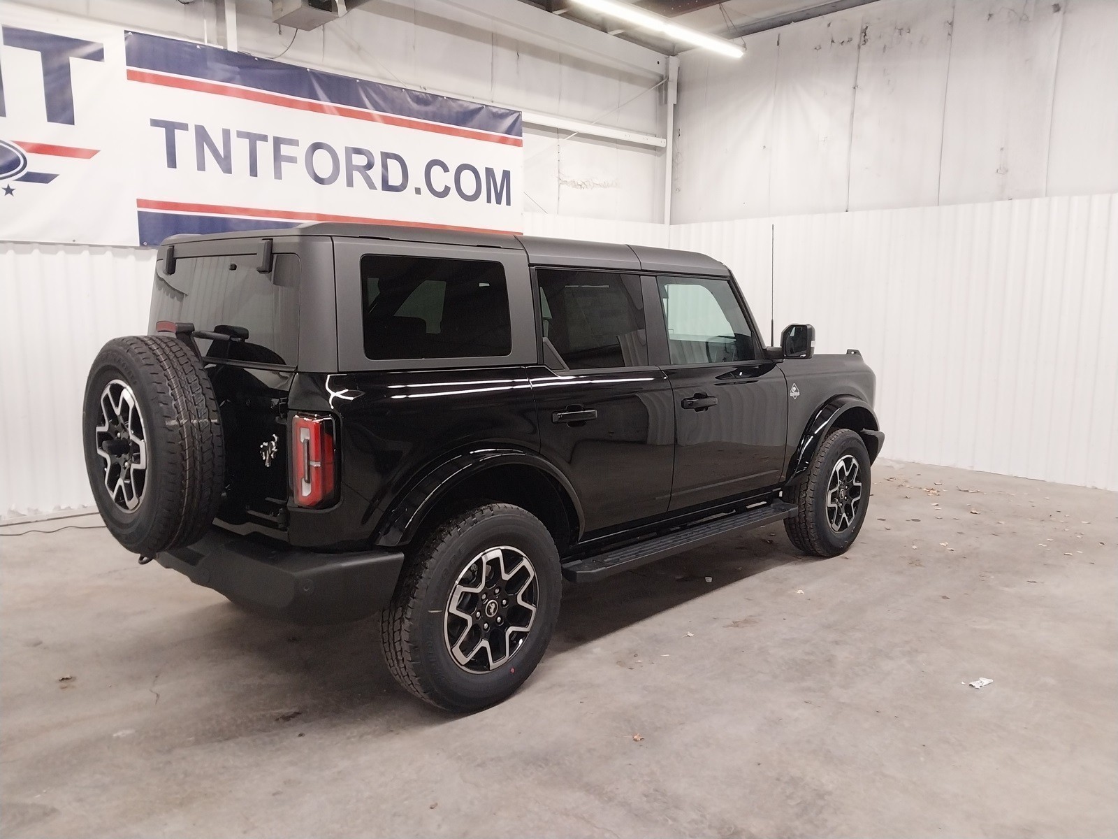 2024 Ford Bronco Outer Banks photo 4