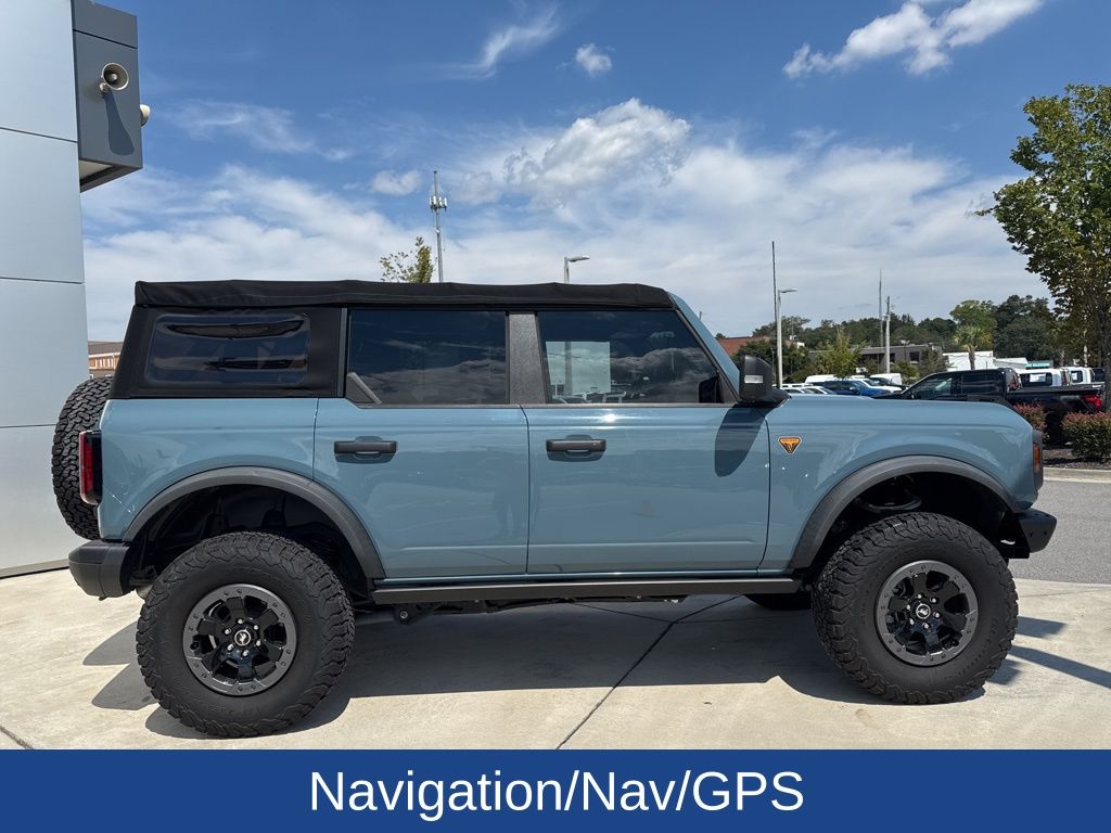 2021 Ford Bronco Badlands photo 2