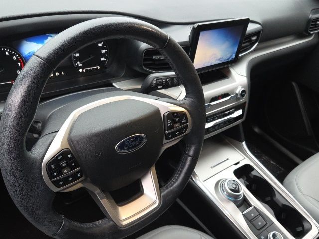 2021 Ford Explorer XLT photo 4