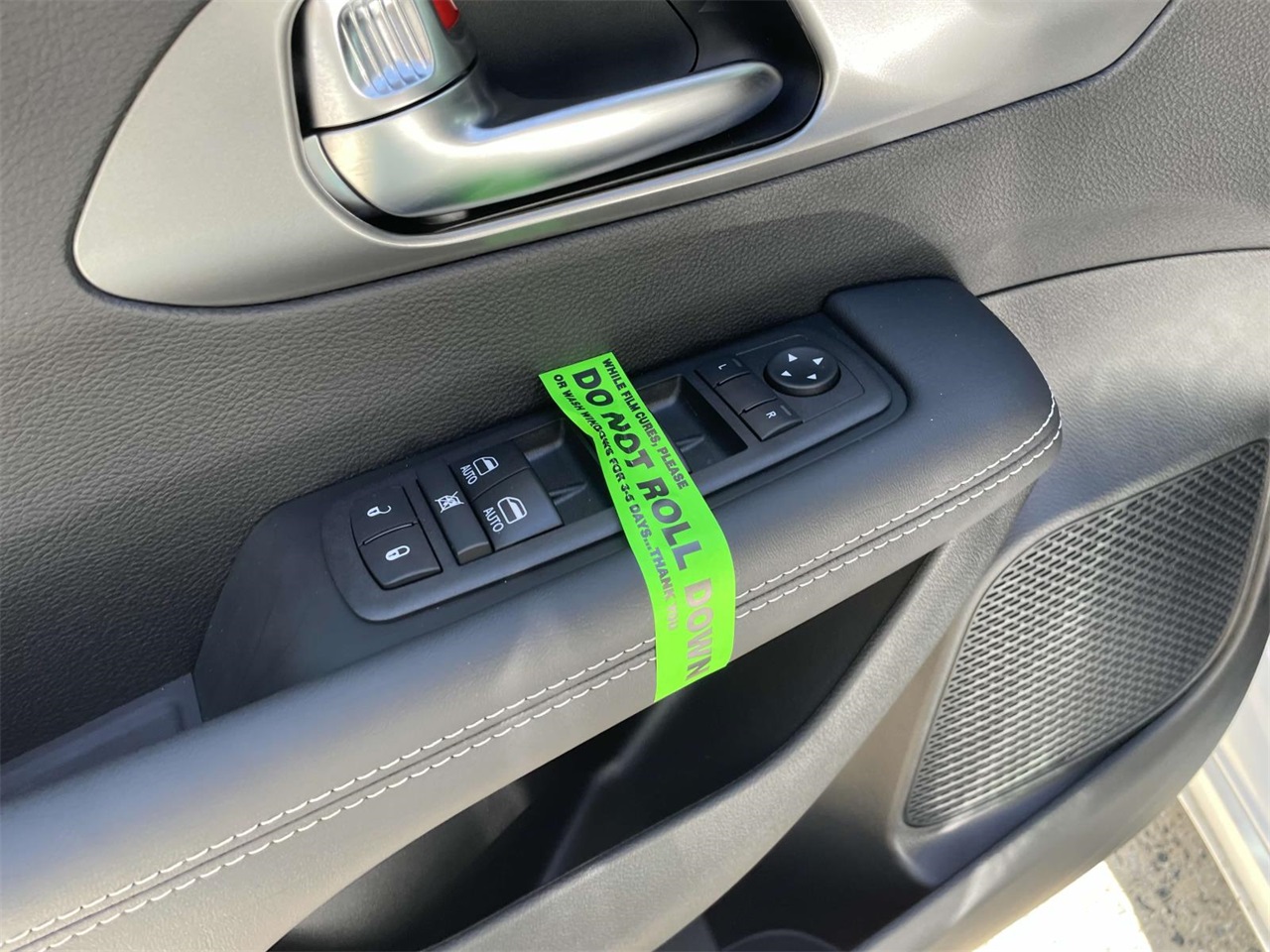 2025 Chrysler Pacifica photo 24