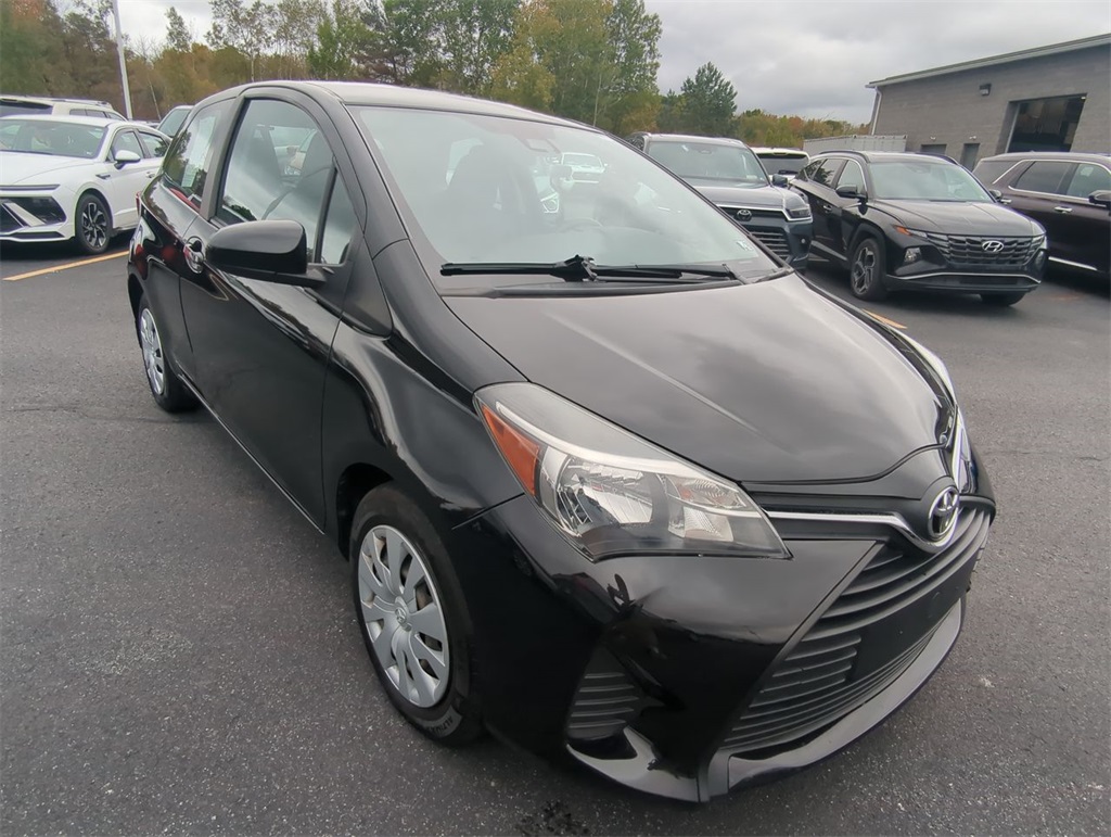 2017 Toyota Yaris L photo 2