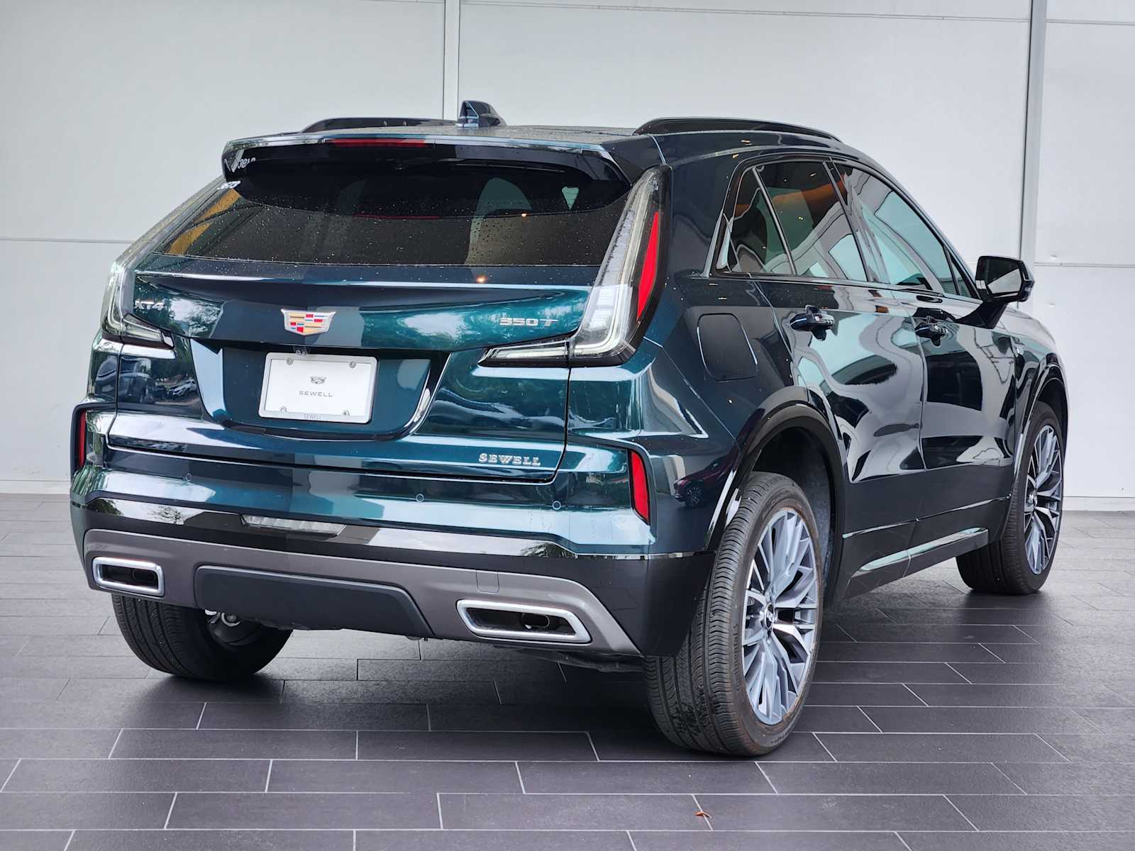 2025 Cadillac XT4 Sport photo 3