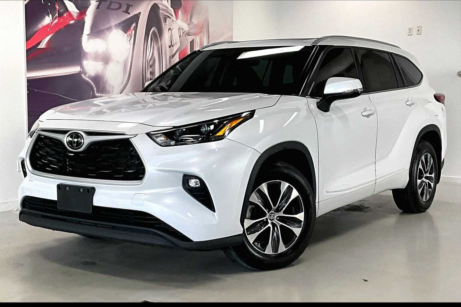 2022 Toyota Highlander XLE's photo