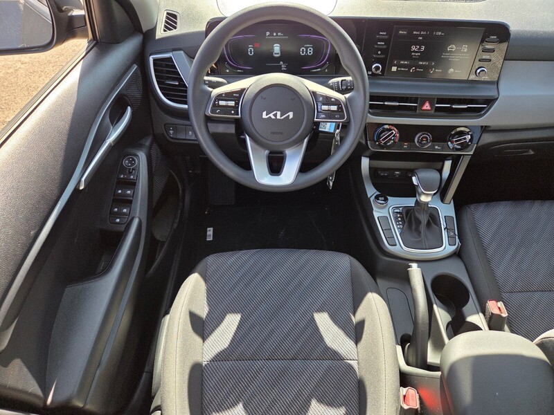 2026 Kia Seltos LX photo 4