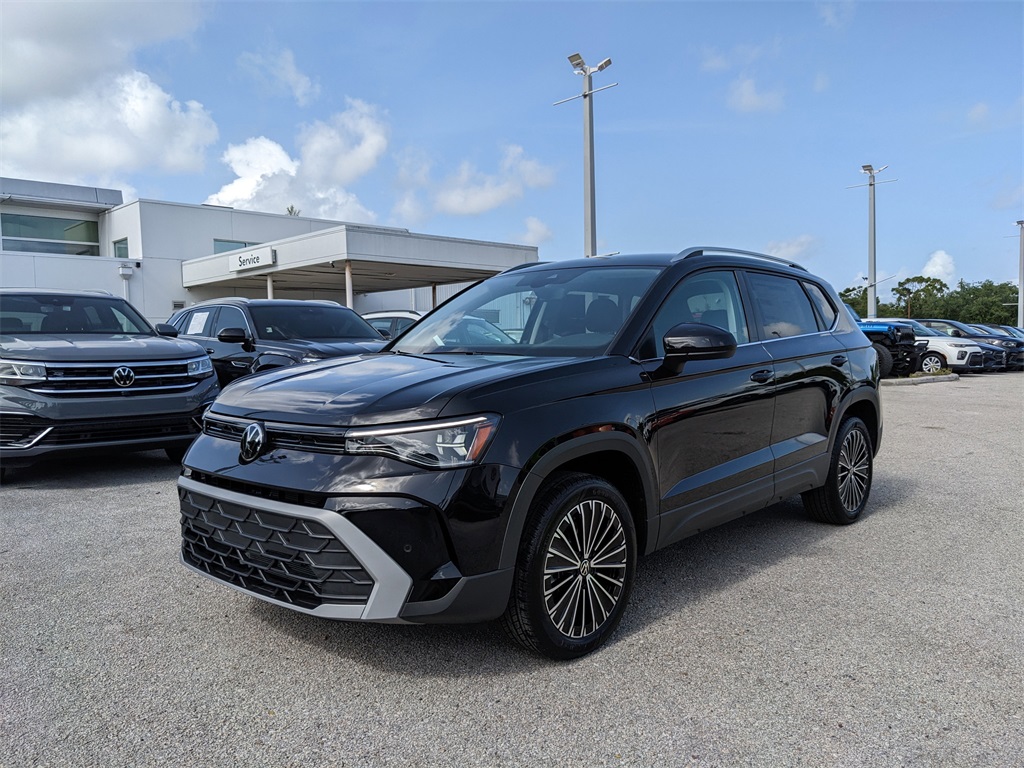 2025 Volkswagen Taos SE photo 2