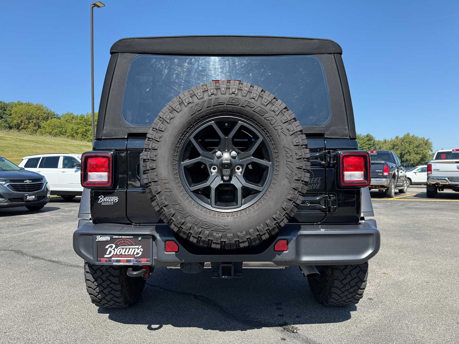 2024 Jeep Wrangler Willys photo 6