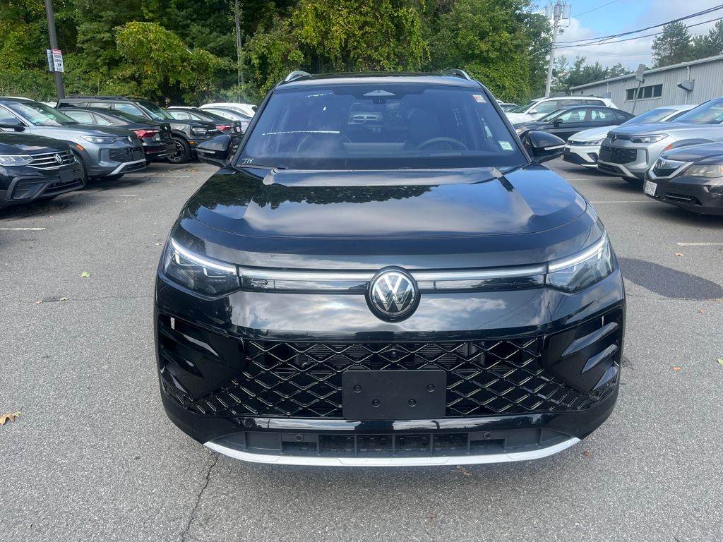 2025 Volkswagen Tiguan SEL R-Line Black photo 3