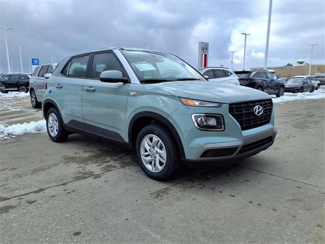 2026 Hyundai Venue SE's photo