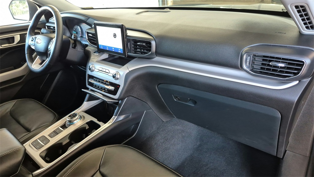 2024 Ford Explorer XLT photo 28
