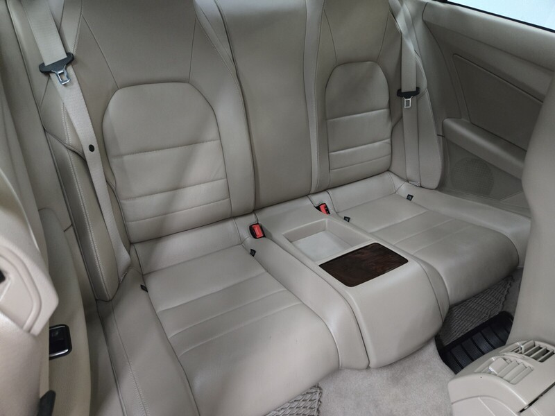 2011 Mercedes Benz E 350 photo 9