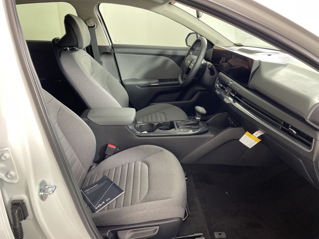 2025 Kia K4 EX photo 40