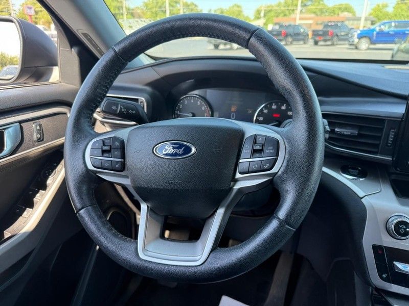 2022 Ford Explorer XLT photo 14