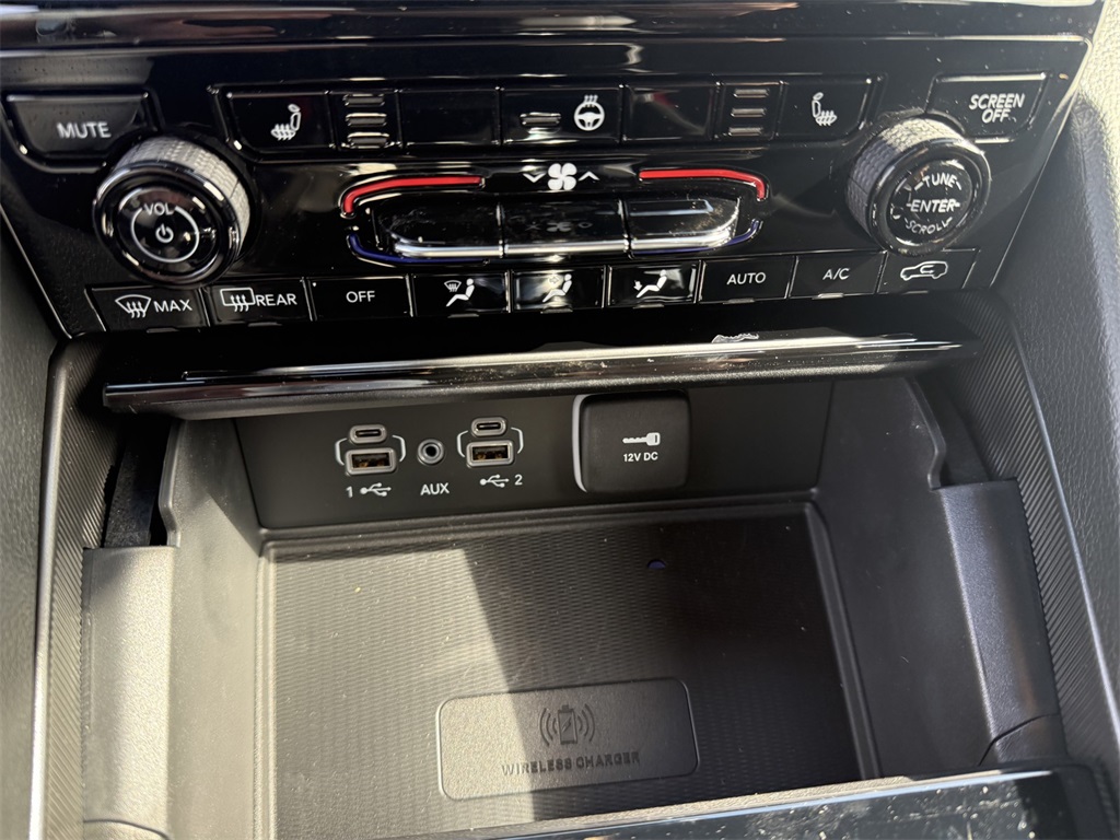 2025 Jeep Grand Cherokee Laredo photo 22