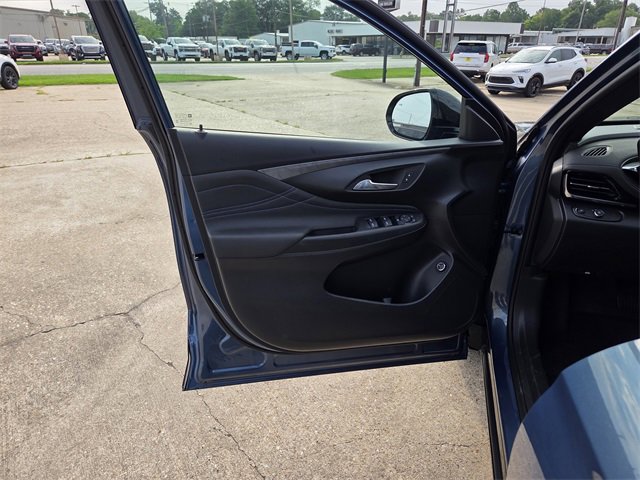 2025 Buick Envista ST photo 12