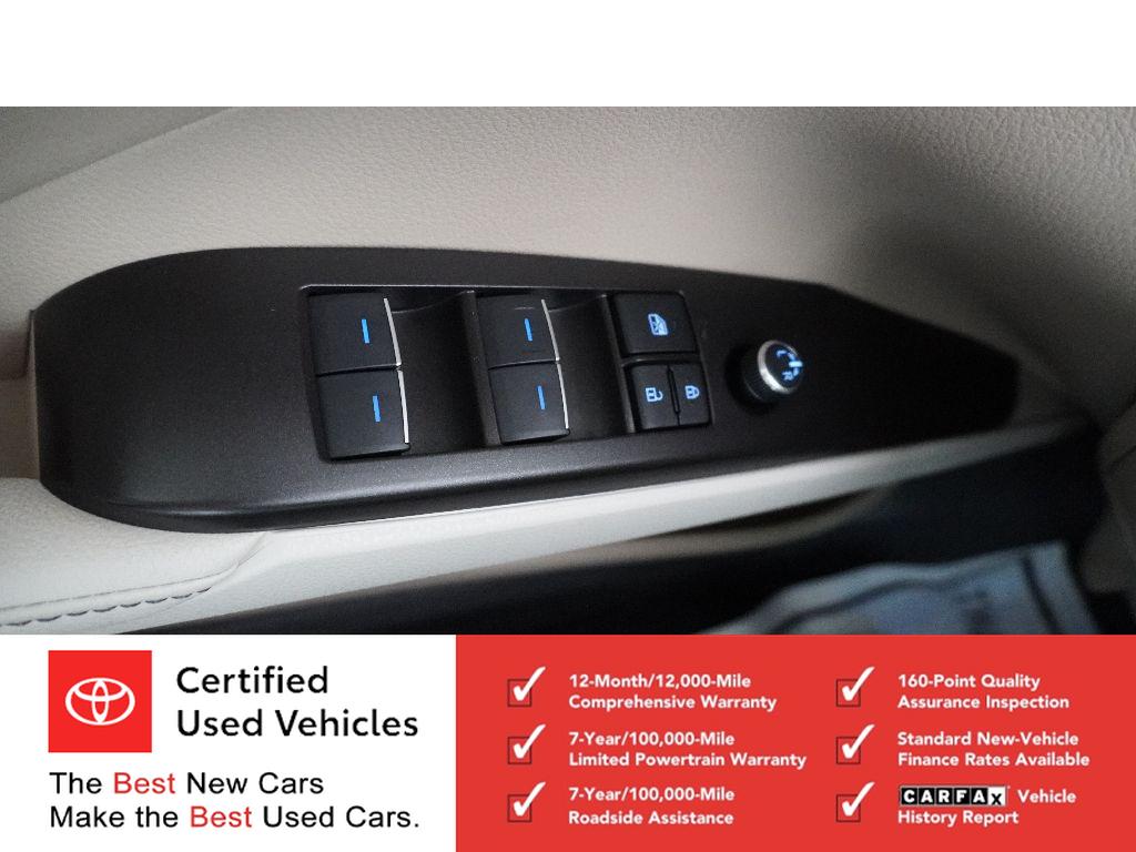 2024 Toyota Camry Hybrid XLE photo 9