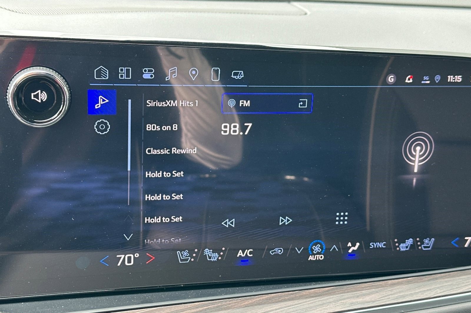 2025 Chevrolet Suburban Premier photo 23