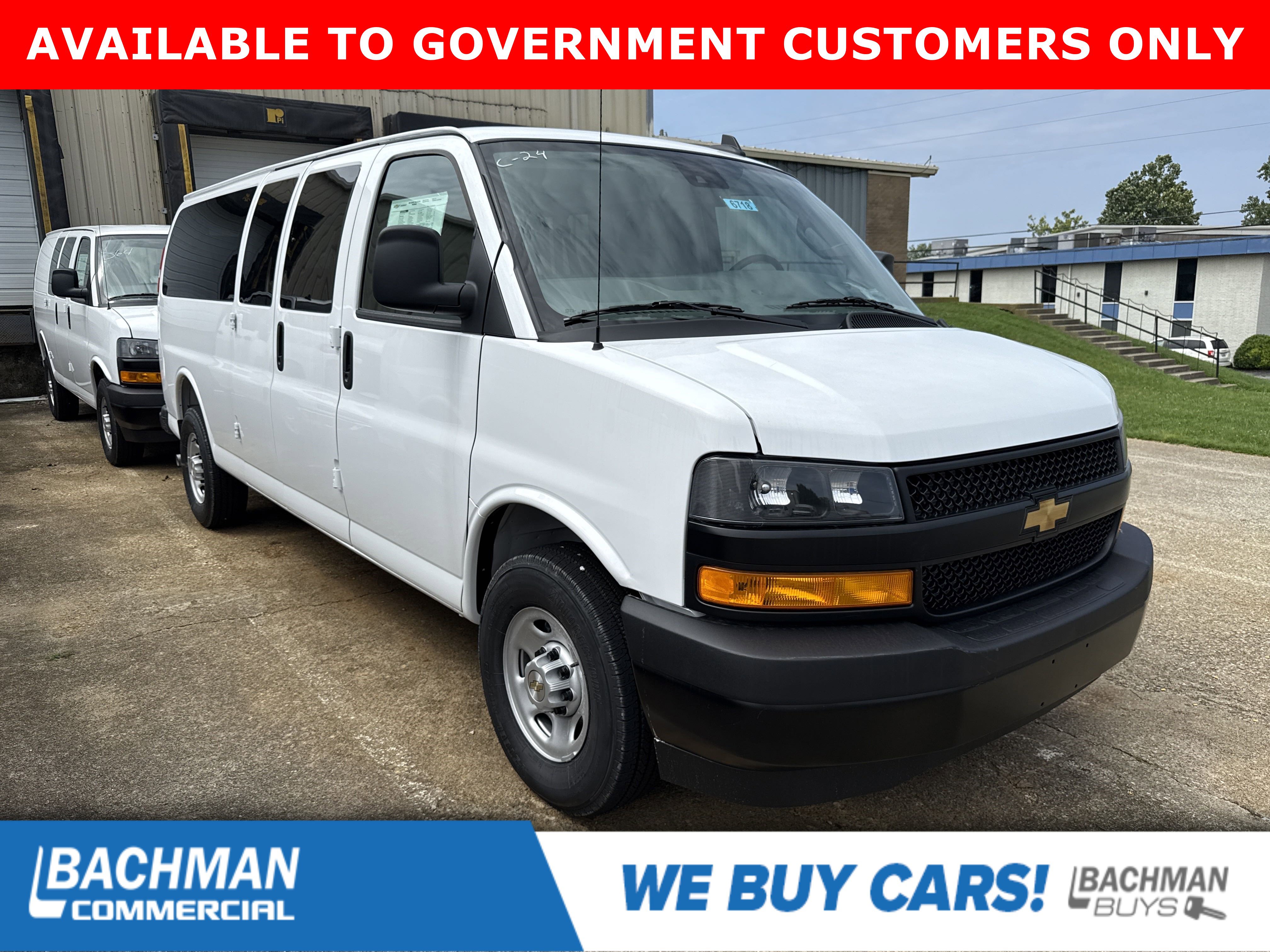 2025 Chevrolet Express Passenger LS's photo