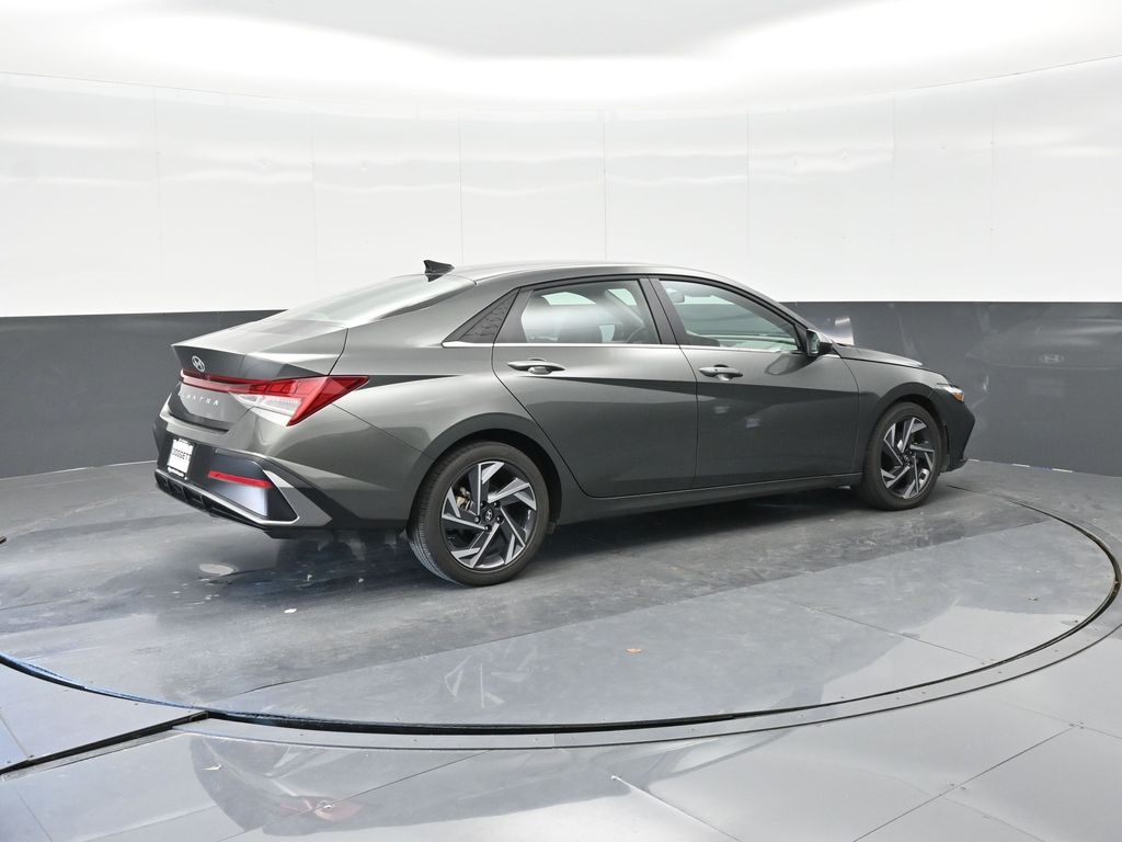 2025 Hyundai Elantra SEL Convenience photo 9
