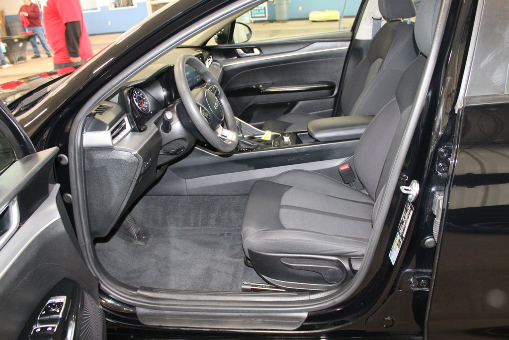2023 Kia K5 LXS photo 13