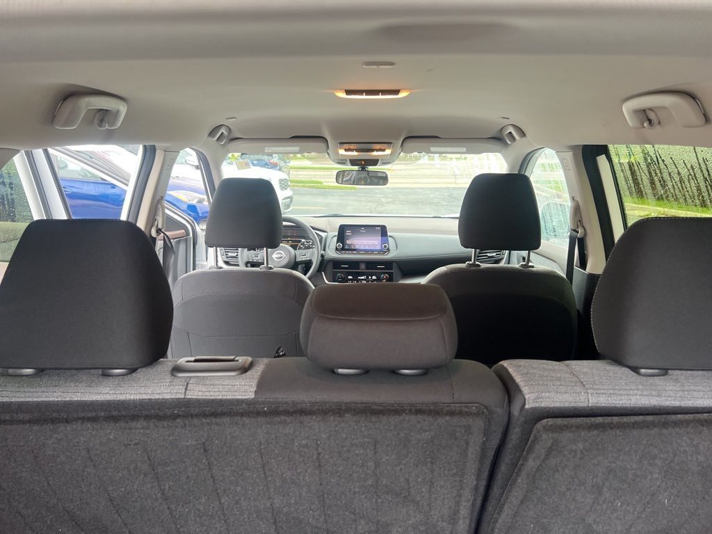 2023 Nissan Rogue SV photo 11