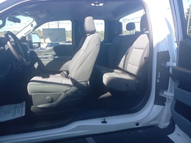 2026 Ford F-350 photo 4