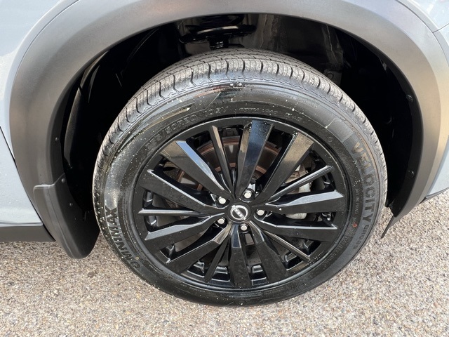2022 Nissan Pathfinder Platinum photo 9