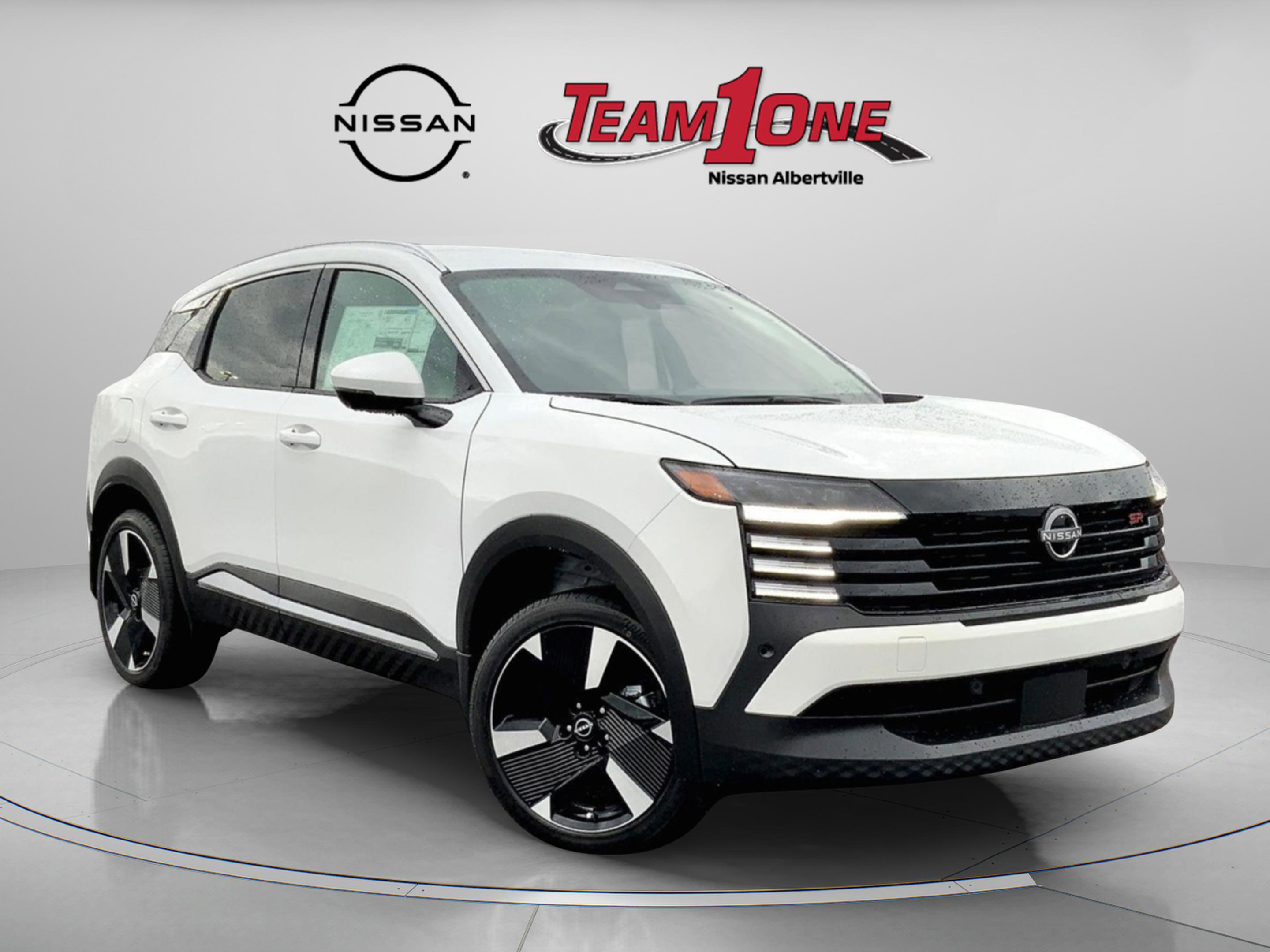 2025 Nissan Kicks SR AWD's photo