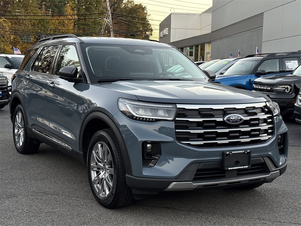 2025 Ford Explorer Active's photo