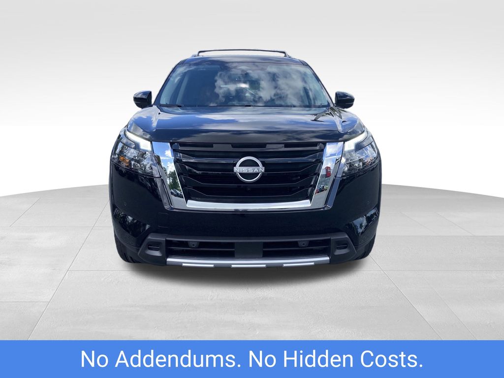 2025 Nissan Pathfinder Platinum photo 2